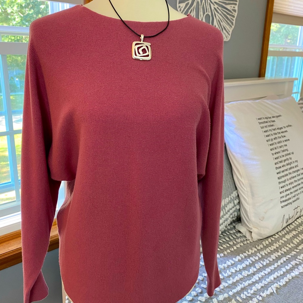 Worn once rose colored soft pullover sweater